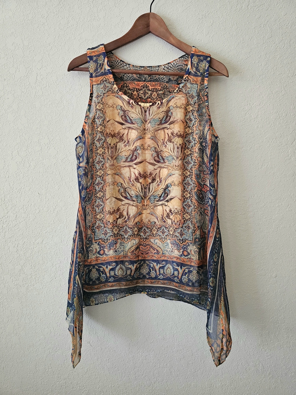 ONE WORLD Floral Paisley Sleeveless Camisole in Peach and Navy
